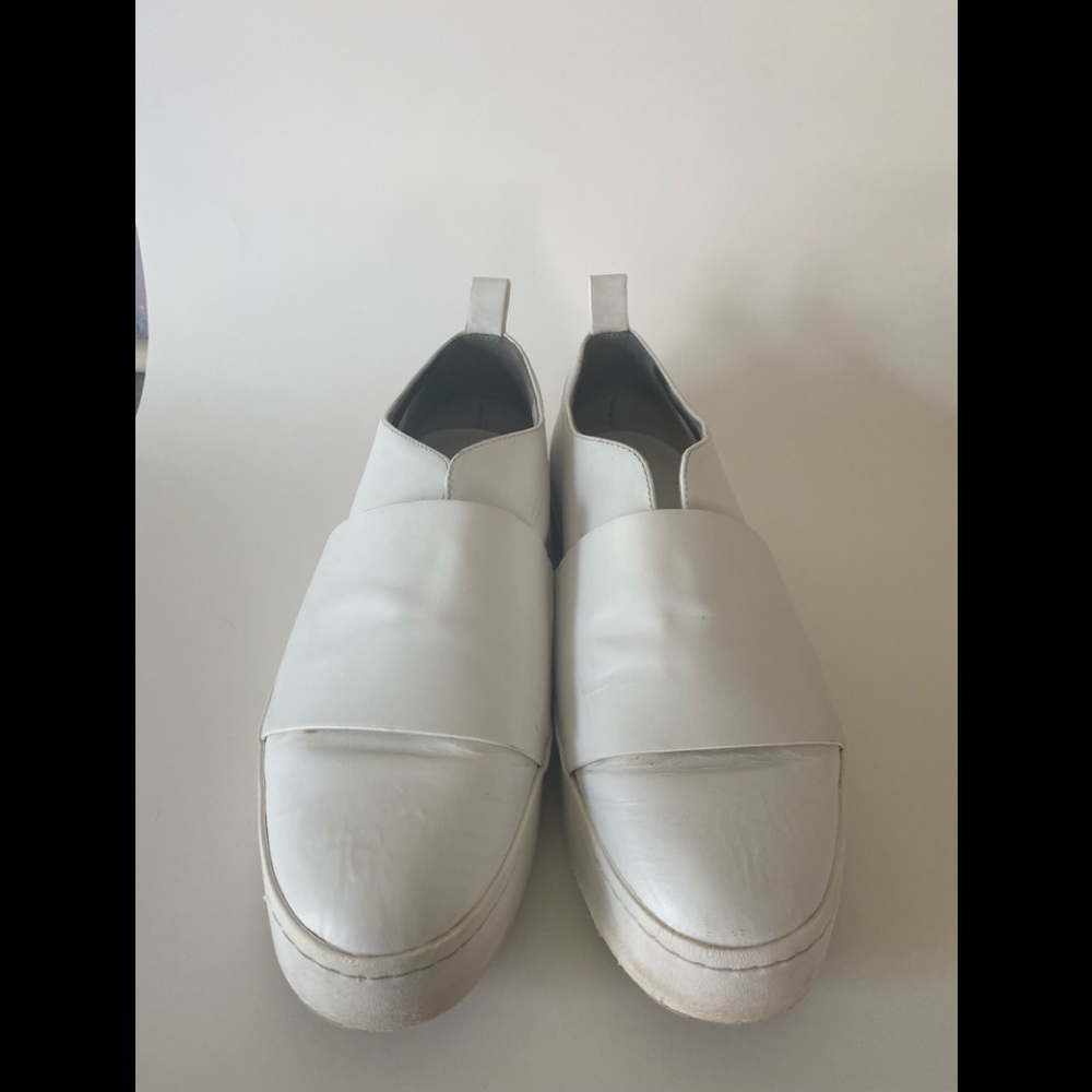 Vince shoes snickers size 8 white leather